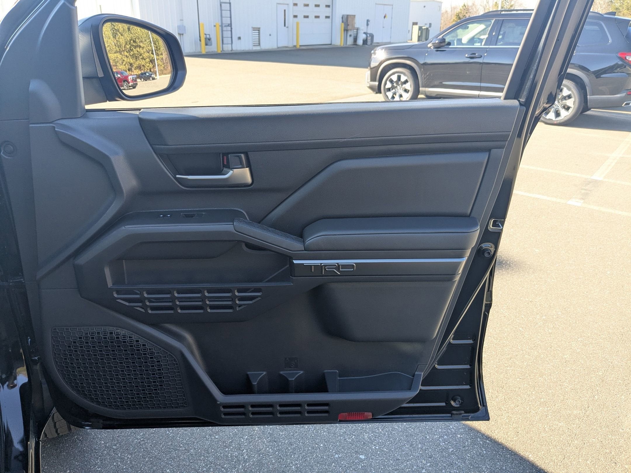 2025 Toyota Tacoma 4WD SR