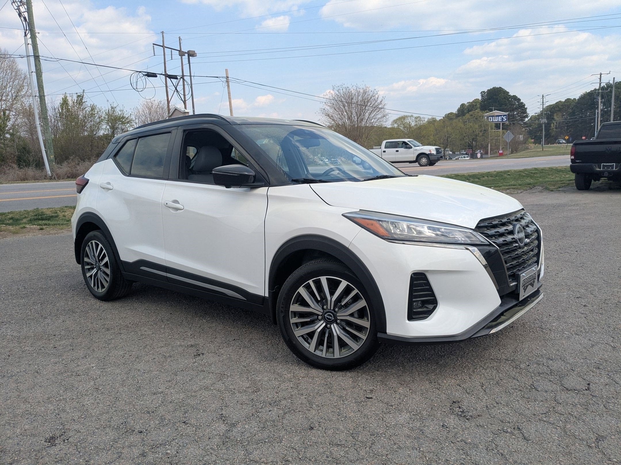 2023 Nissan Kicks SR Xtronic CVT