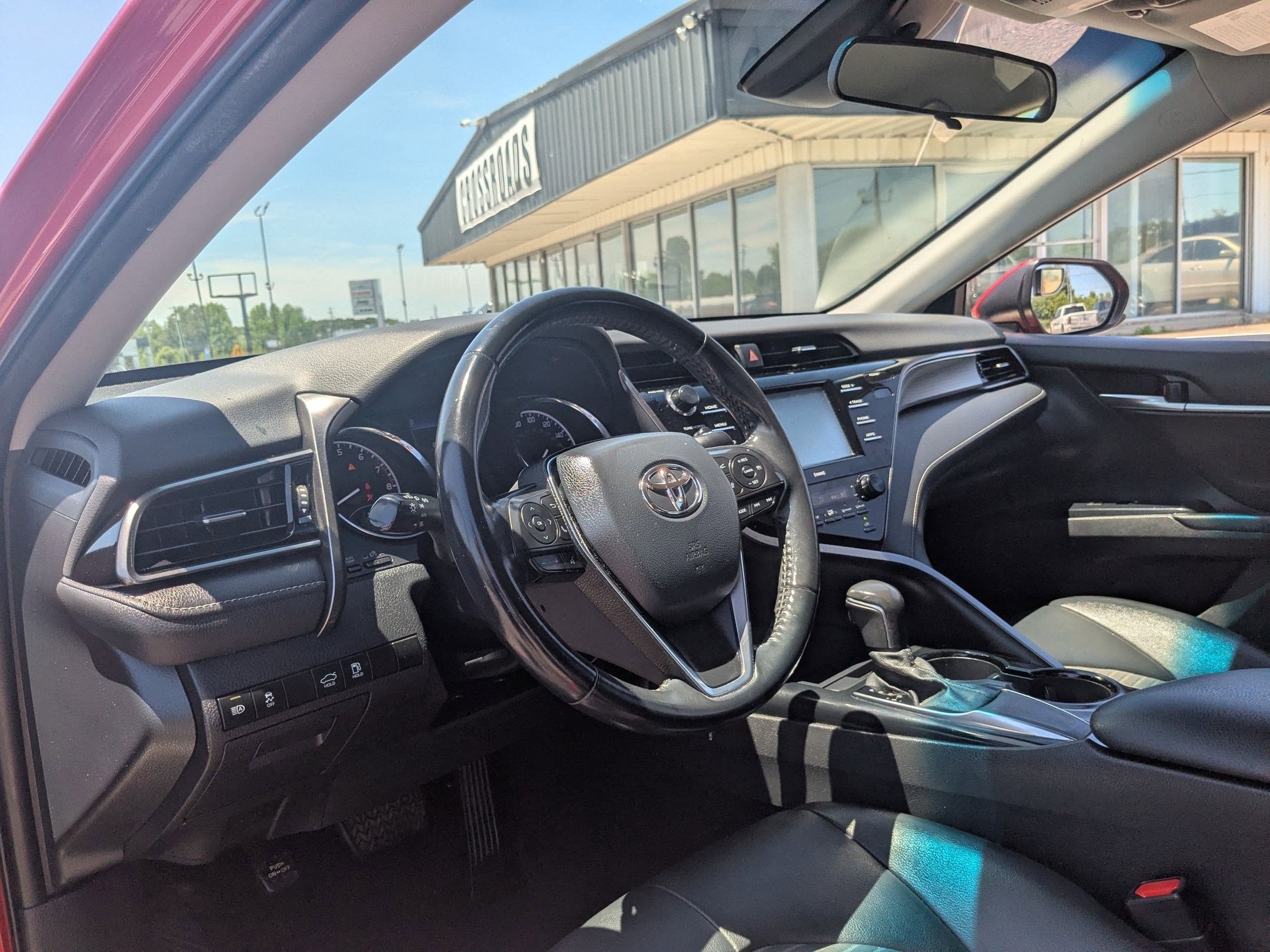 2020 Toyota Camry SE