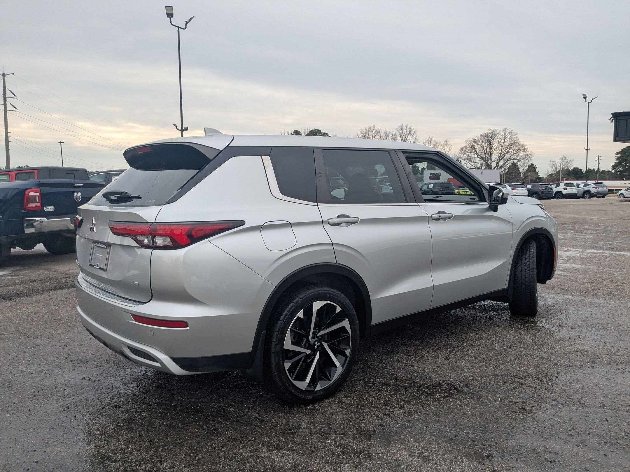 2023 Mitsubishi Outlander SE 2.5 S-AWC