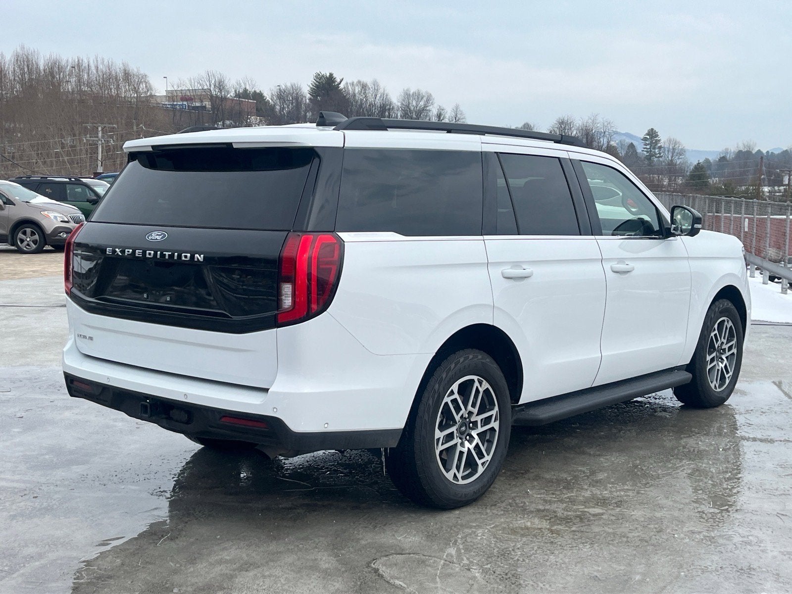 2025 Ford Expedition Active