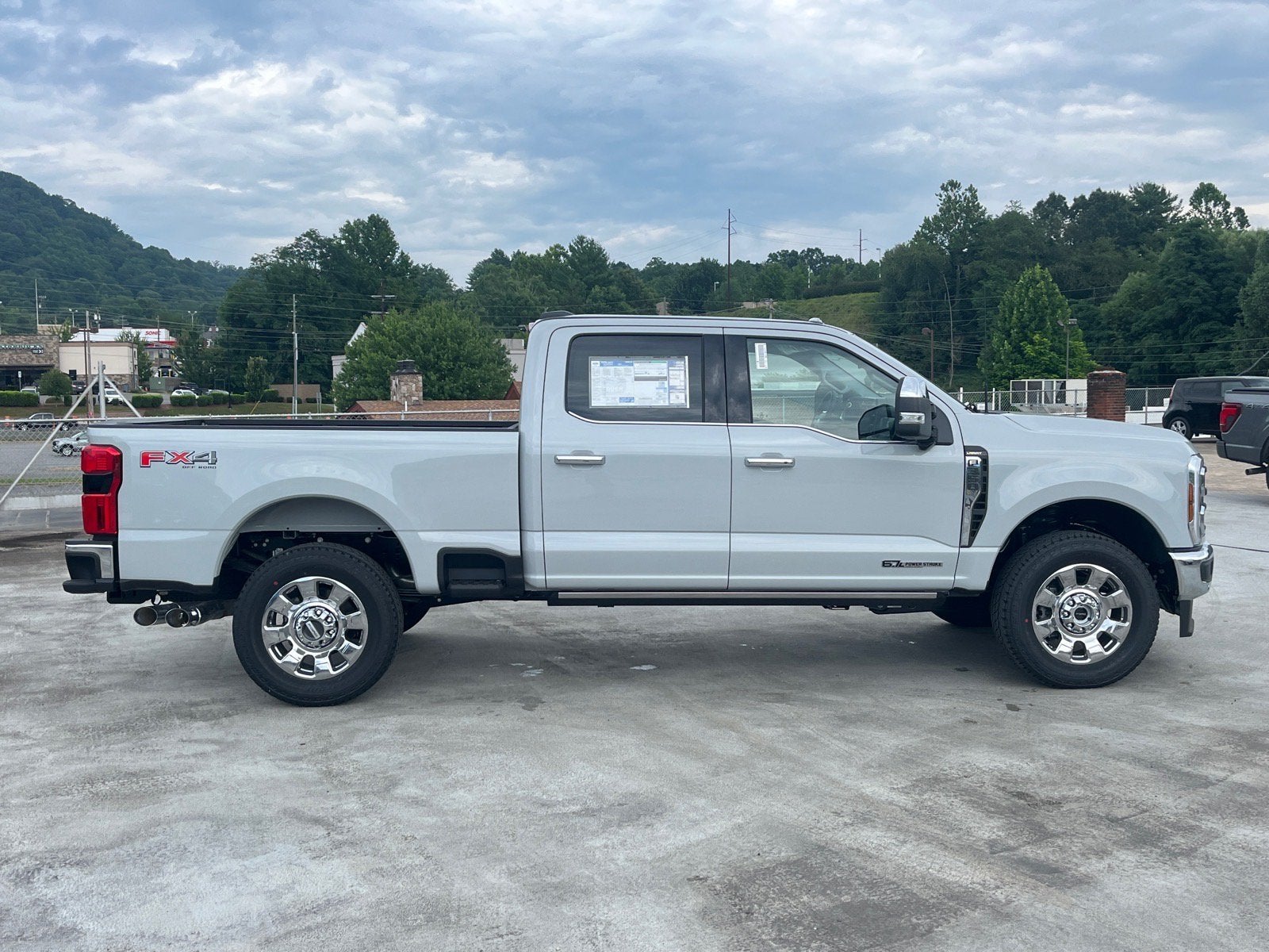 2026 Ford Super Duty F-350 SRW LARIAT