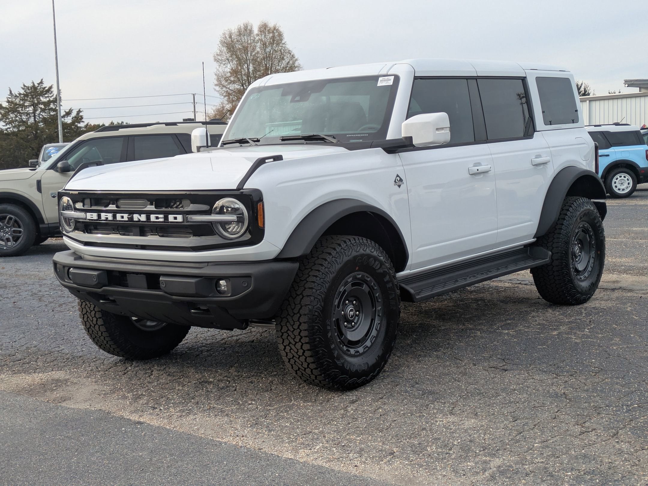 2025 Ford Bronco Outer Banks