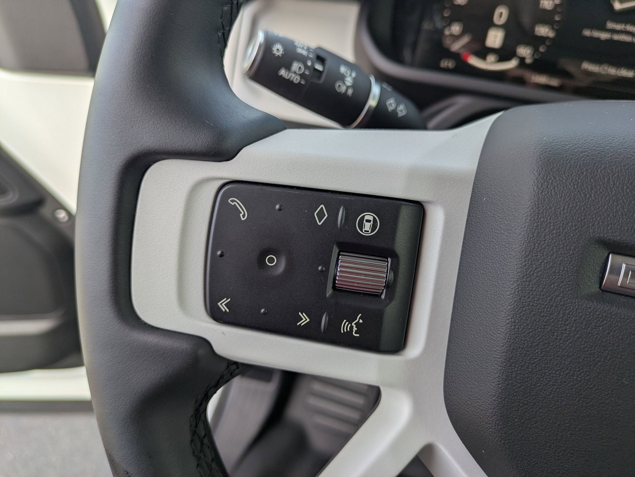 2025 Land Rover Defender S