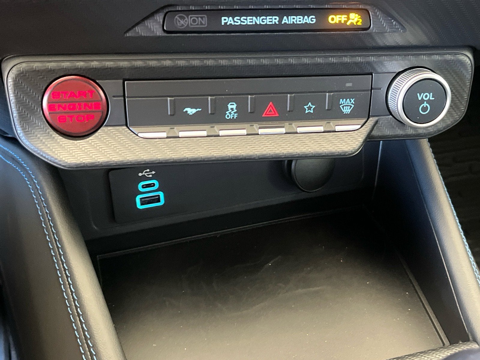 2025 Ford Mustang Dark Horse