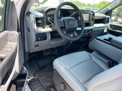 2025 Ford Super Duty F-600 DRW XL