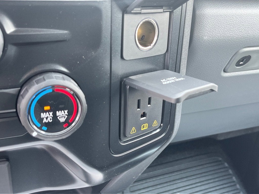 2025 Ford Super Duty F-600 DRW XLT