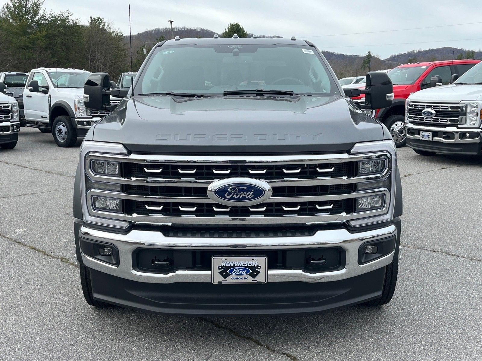 2026 Ford Super Duty F-550 DRW Lariat DRW