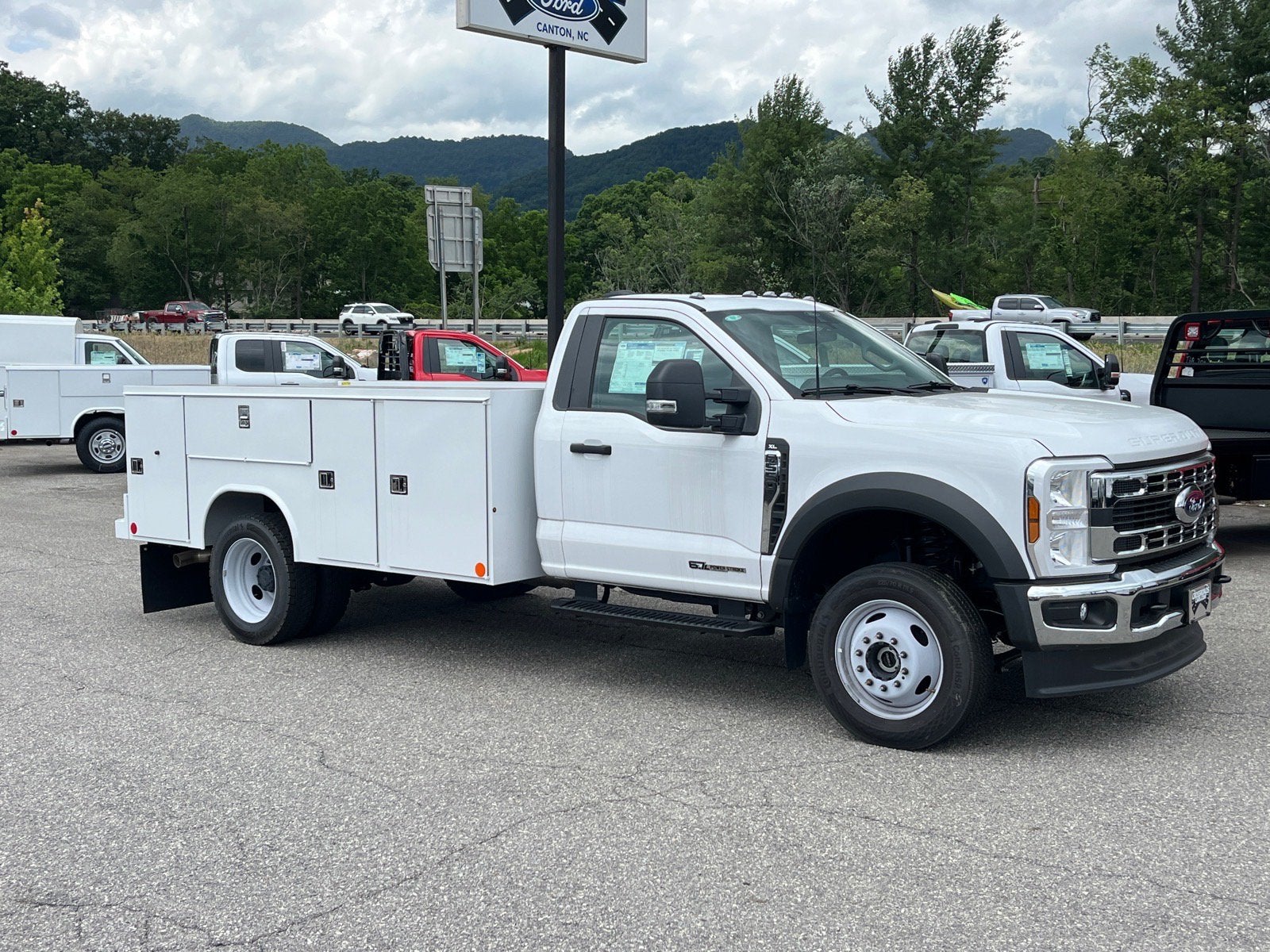 2025 Ford Super Duty F-550 DRW XL DRW