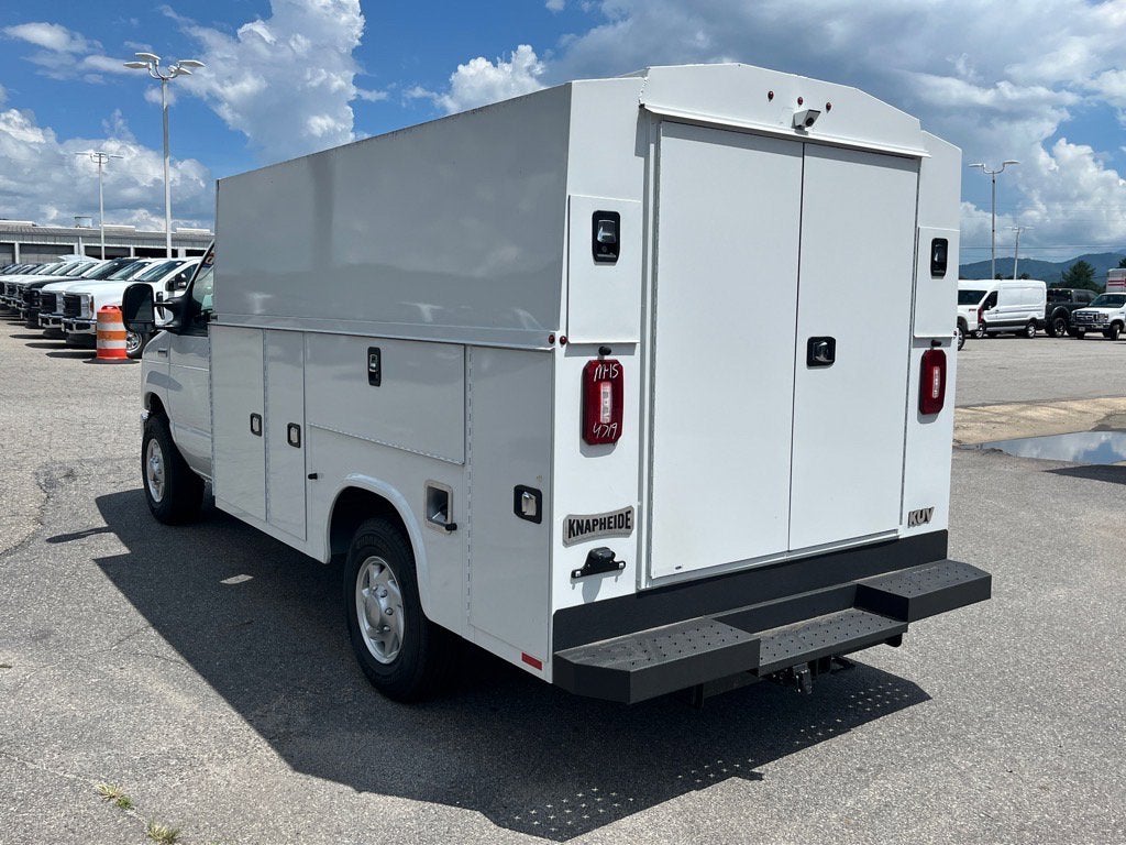 2025 Ford E-Series Cutaway Base Cutaway