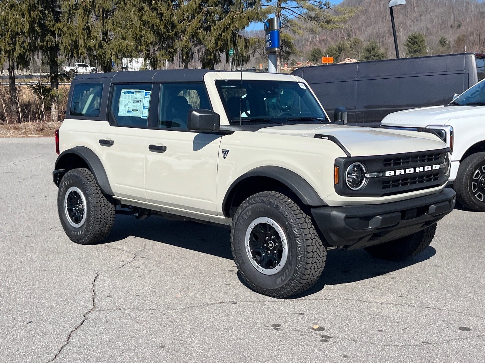 2025 Ford Bronco Base