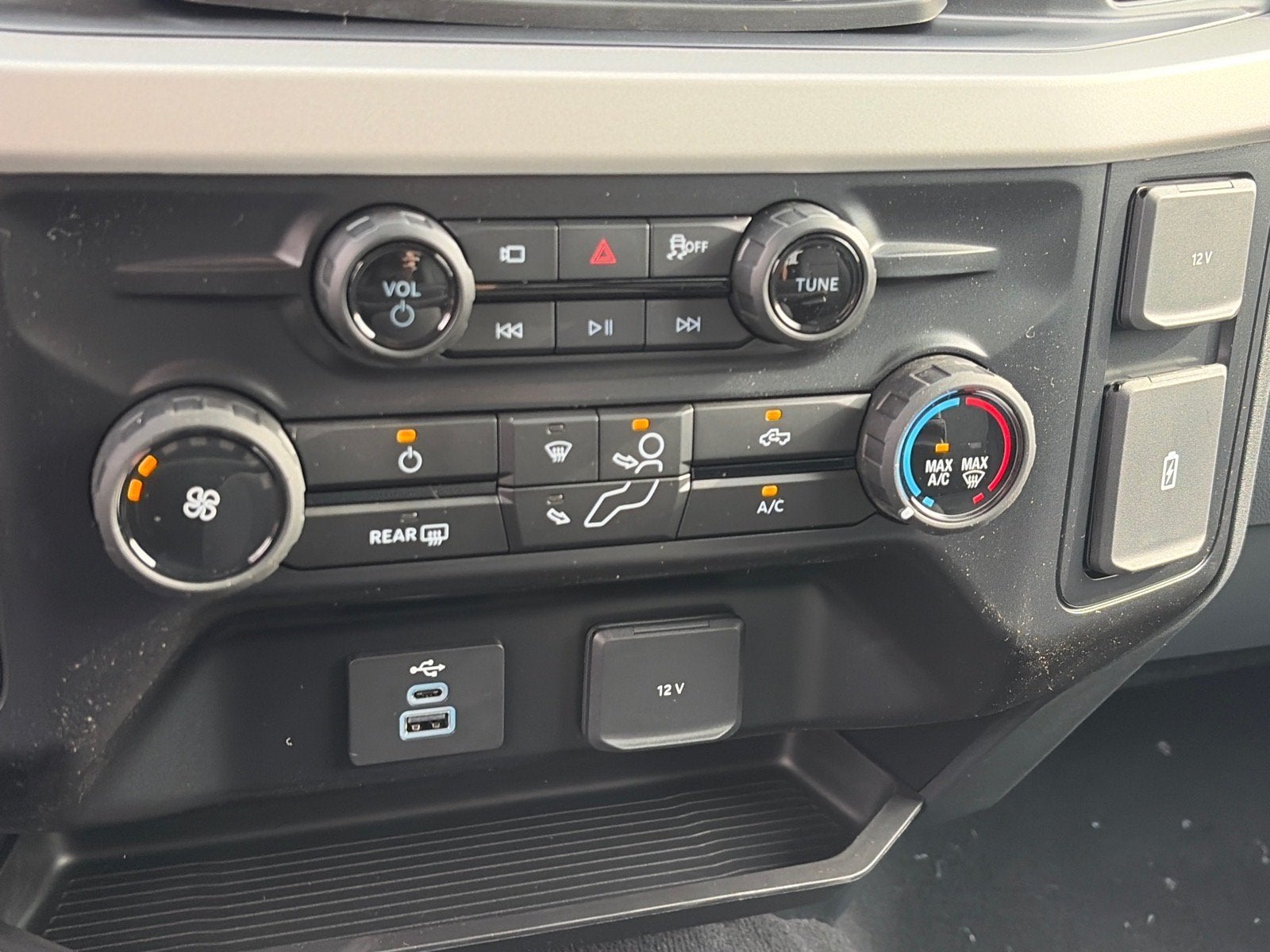 2027 Ford Super Duty F-250 SRW XL