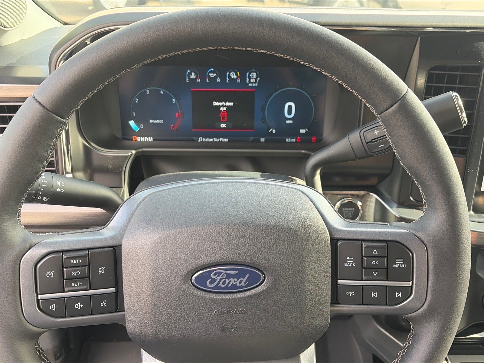 2027 Ford Super Duty F-350 SRW LARIAT