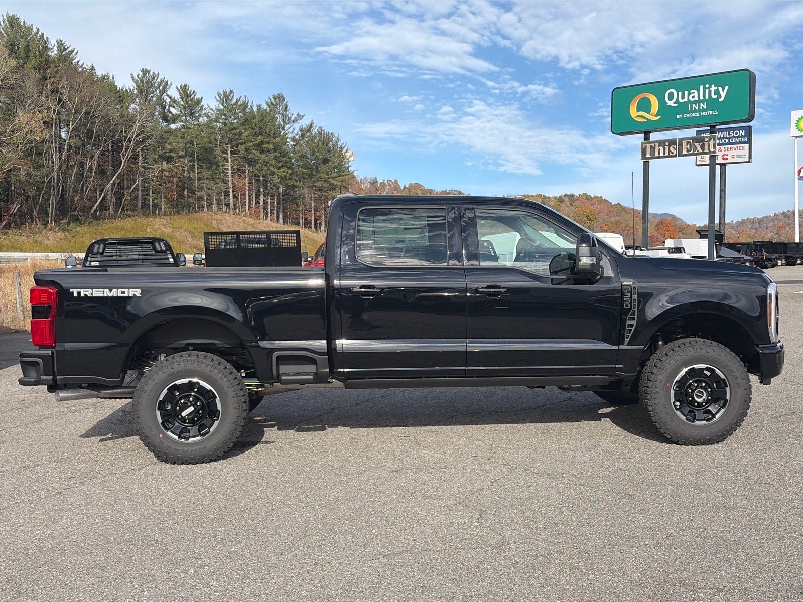 2027 Ford Super Duty F-350 SRW LARIAT