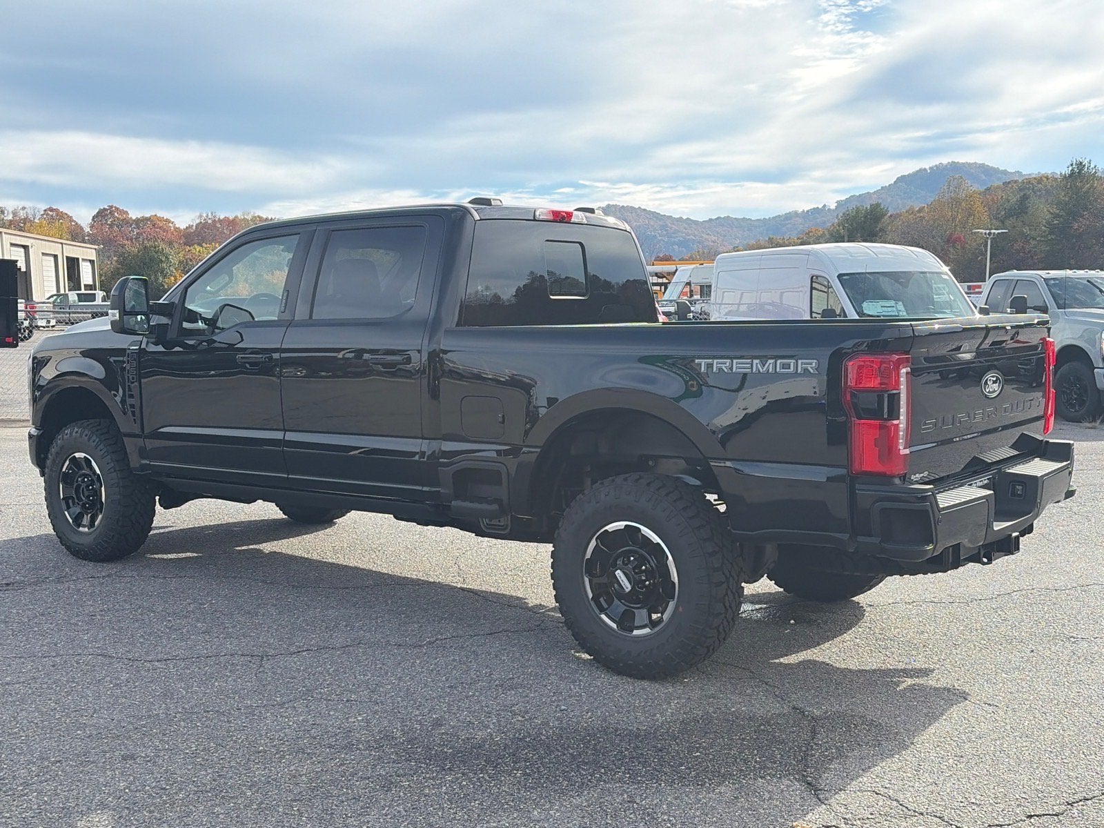 2027 Ford Super Duty F-350 SRW LARIAT