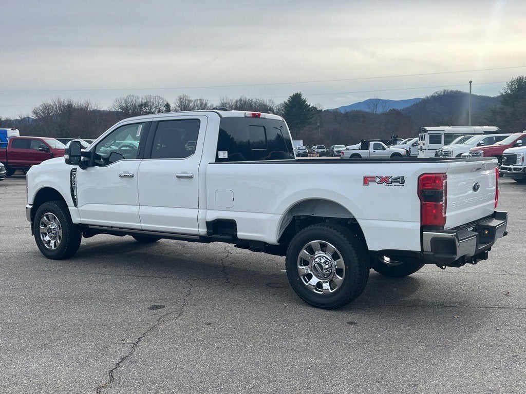 2026 Ford Super Duty F-350 SRW LARIAT