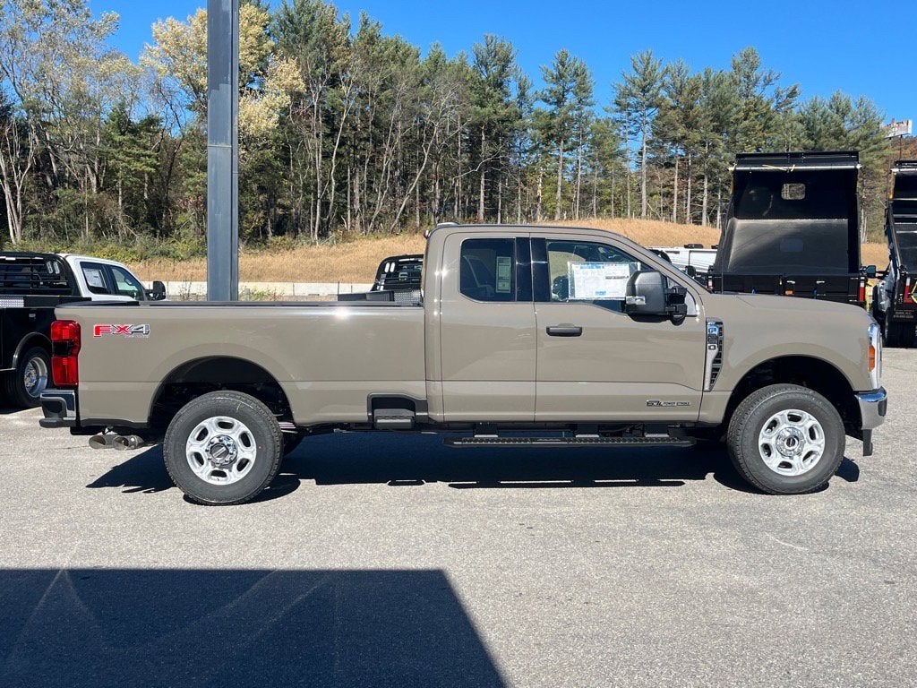 2026 Ford Super Duty F-350 SRW XLT