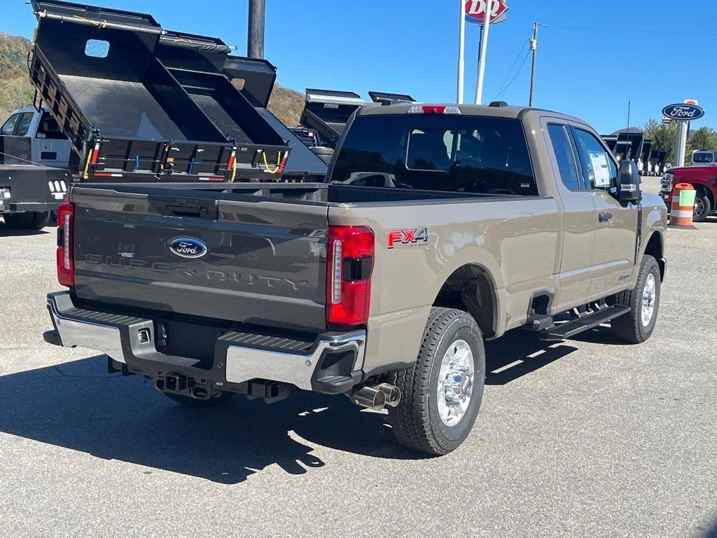 2026 Ford Super Duty F-350 SRW XLT