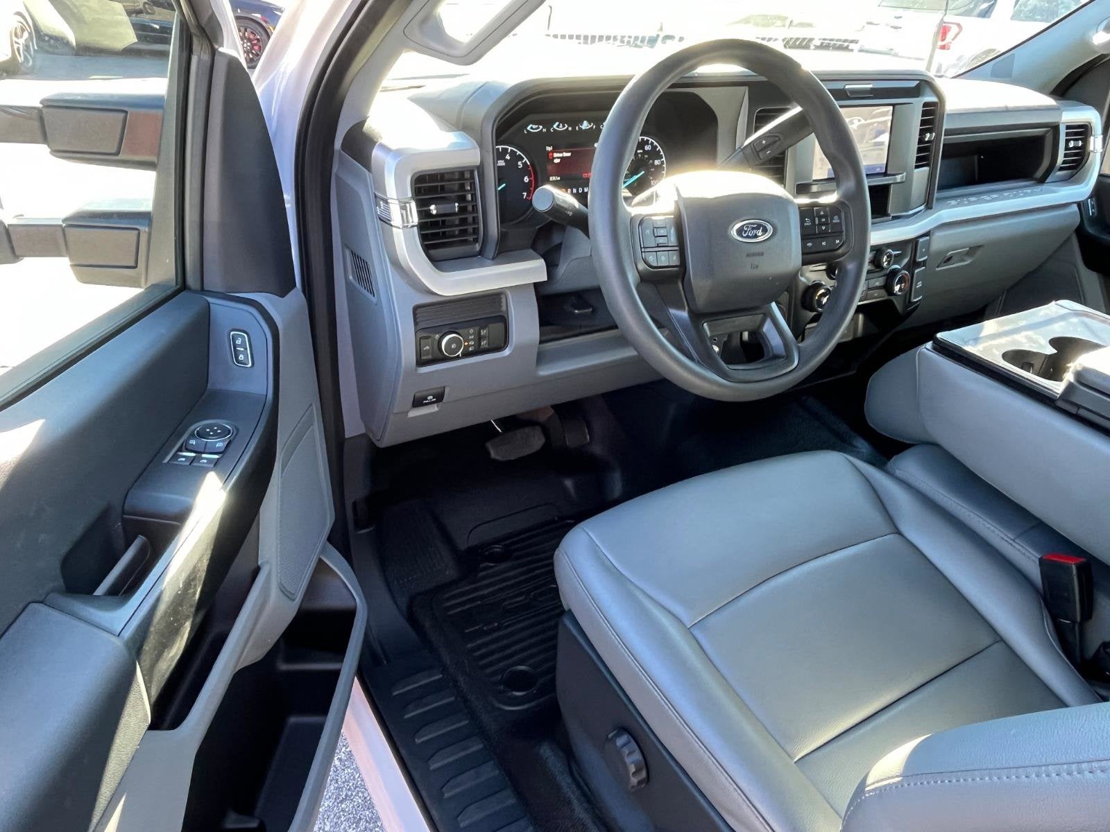 2025 Ford Super Duty F-350 SRW XL