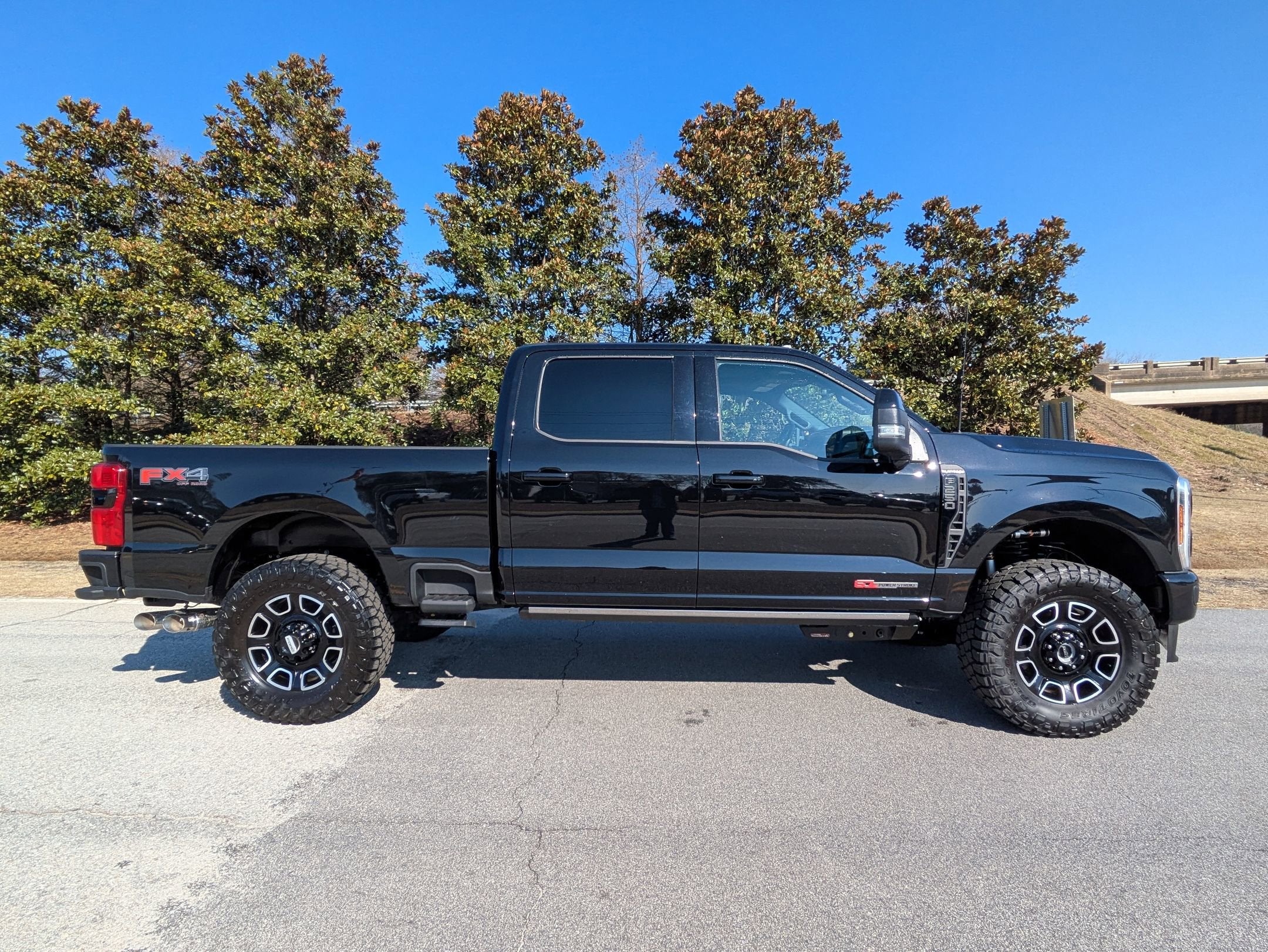 2025 Ford Super Duty F-250 SRW Platinum