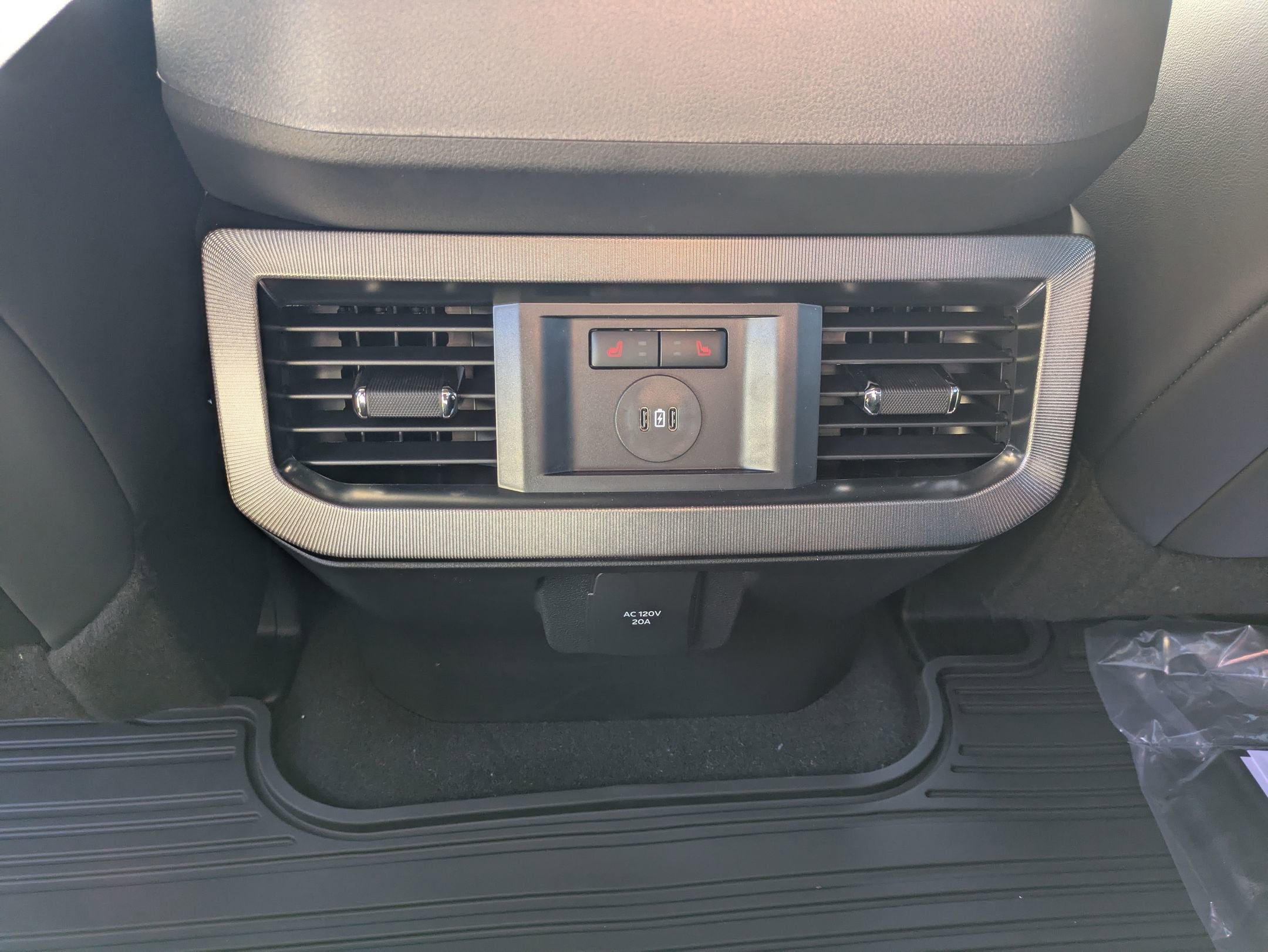 2025 Ford Super Duty F-350 SRW Platinum