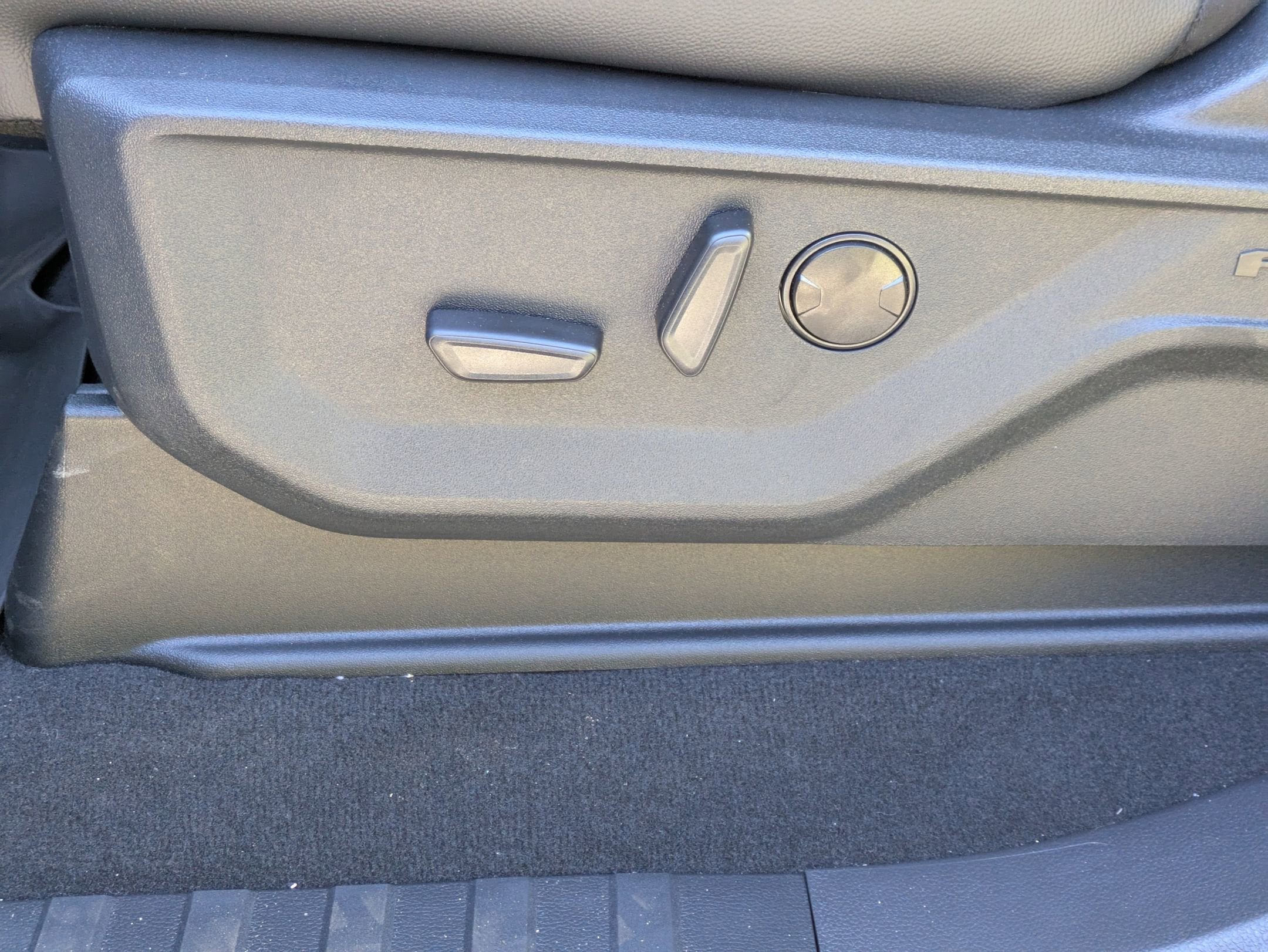 2025 Ford Super Duty F-350 SRW F-350® Lariat®