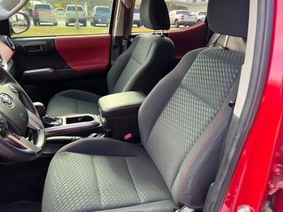 2022 Toyota Tacoma 4WD SR5