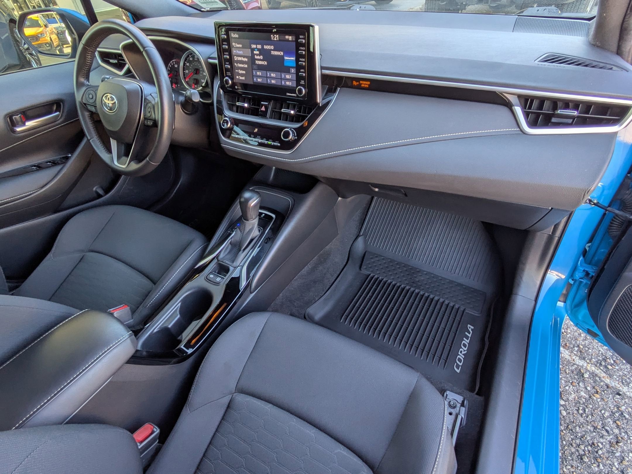 2020 Toyota Corolla Hatchback SE