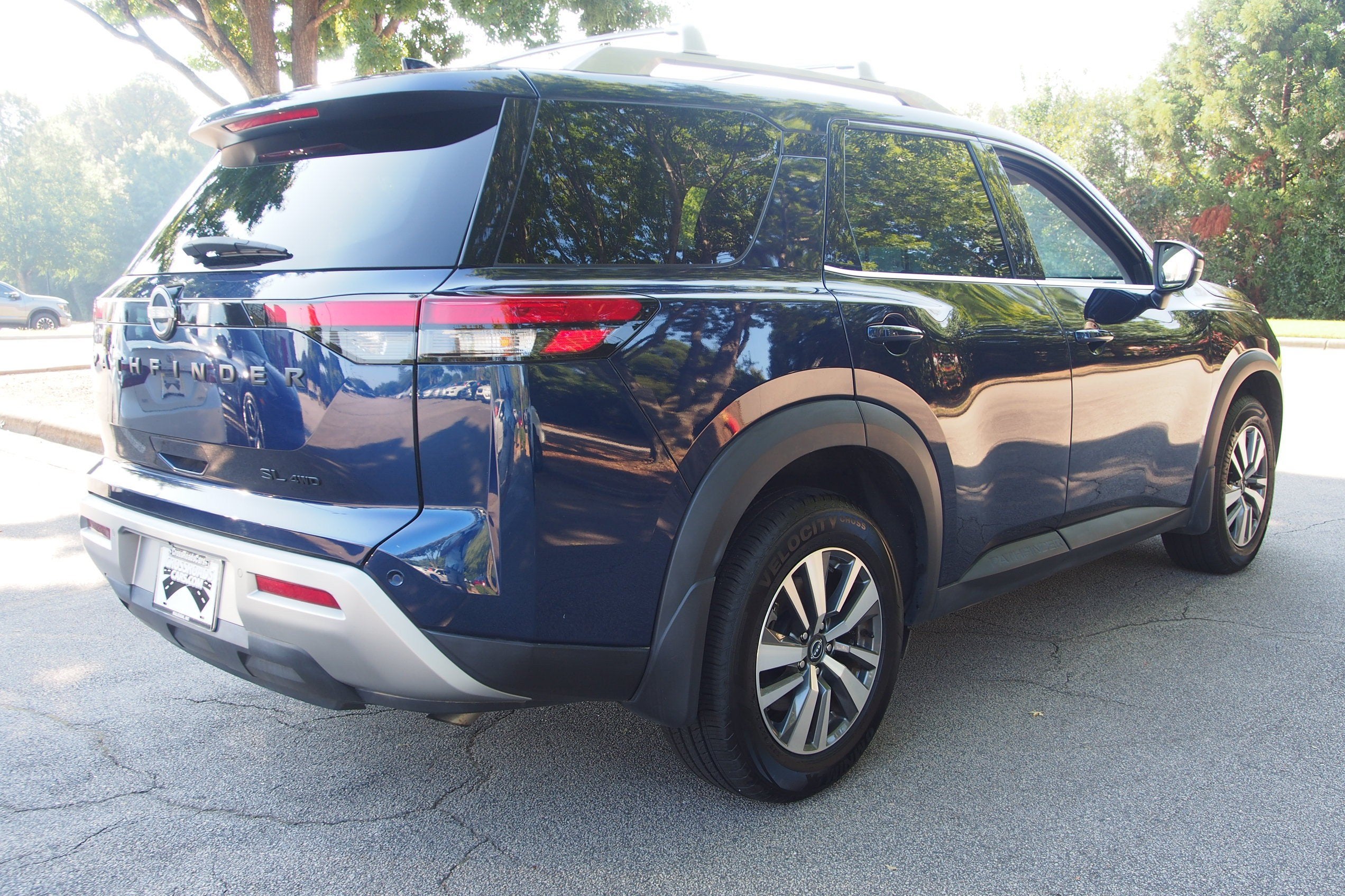 2024 Nissan Pathfinder SL