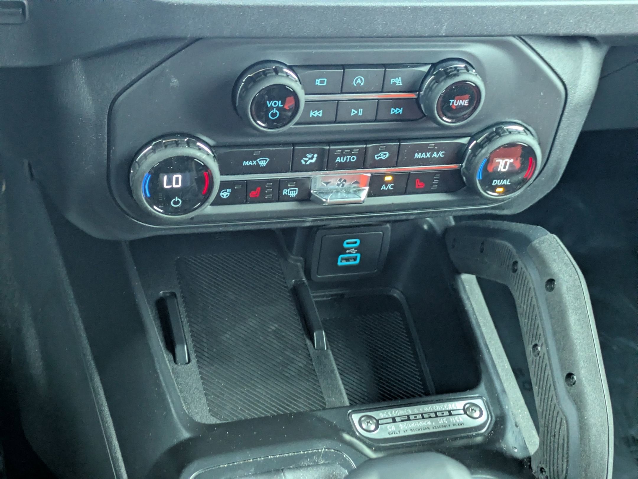 2025 Ford Bronco Outer Banks - Crossroads Courtesy Demo