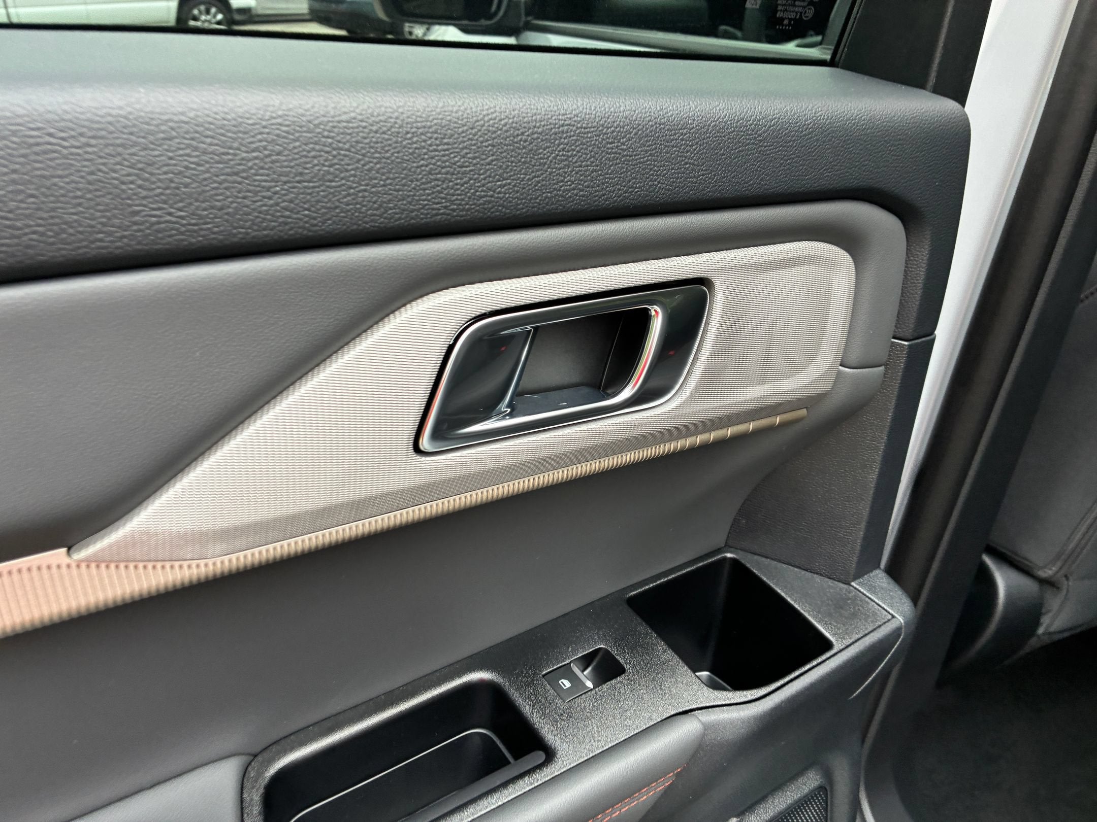 2026 Ford Explorer Active w/100A Pkg