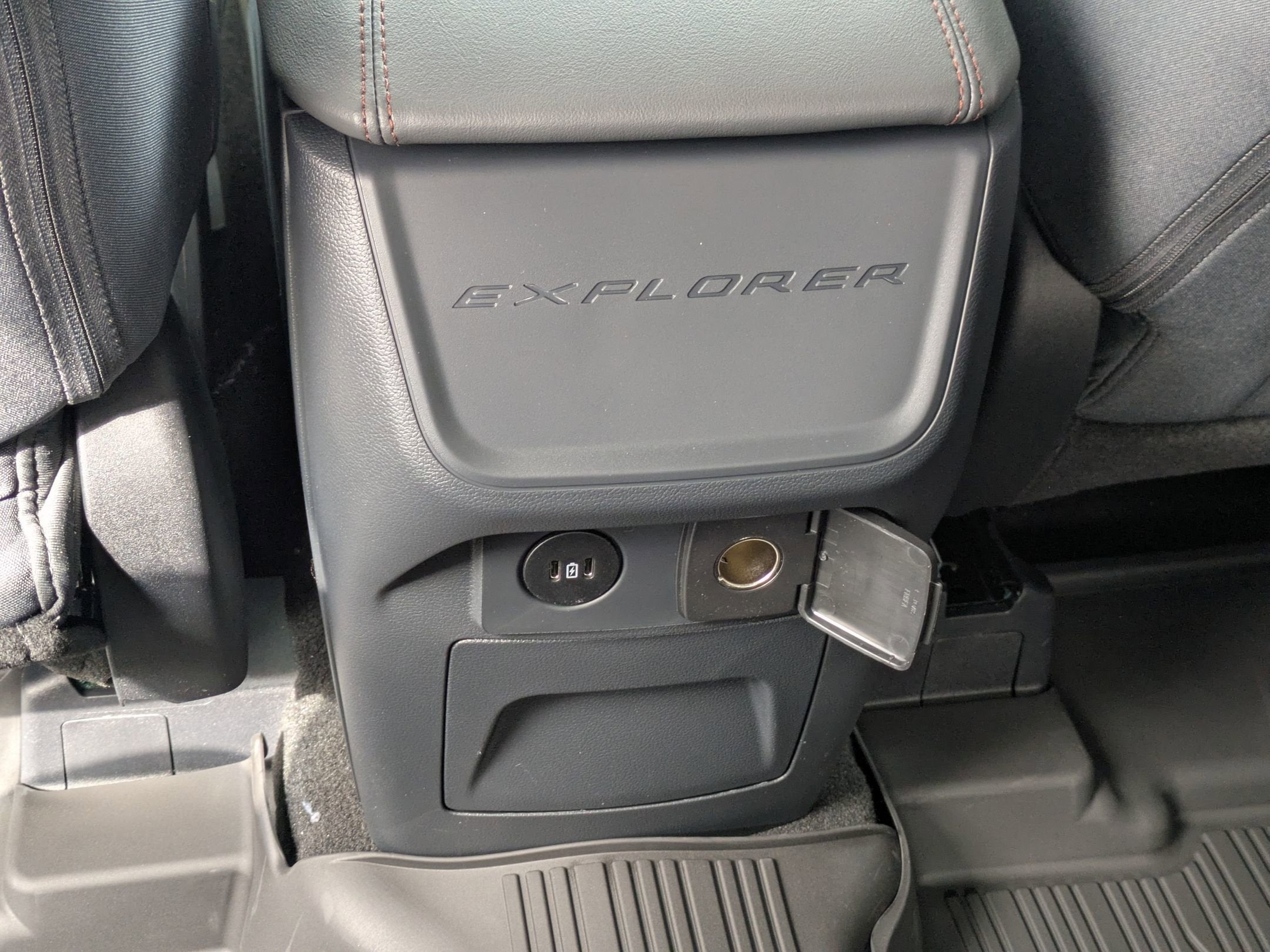 2026 Ford Explorer Active w/200A Pkg