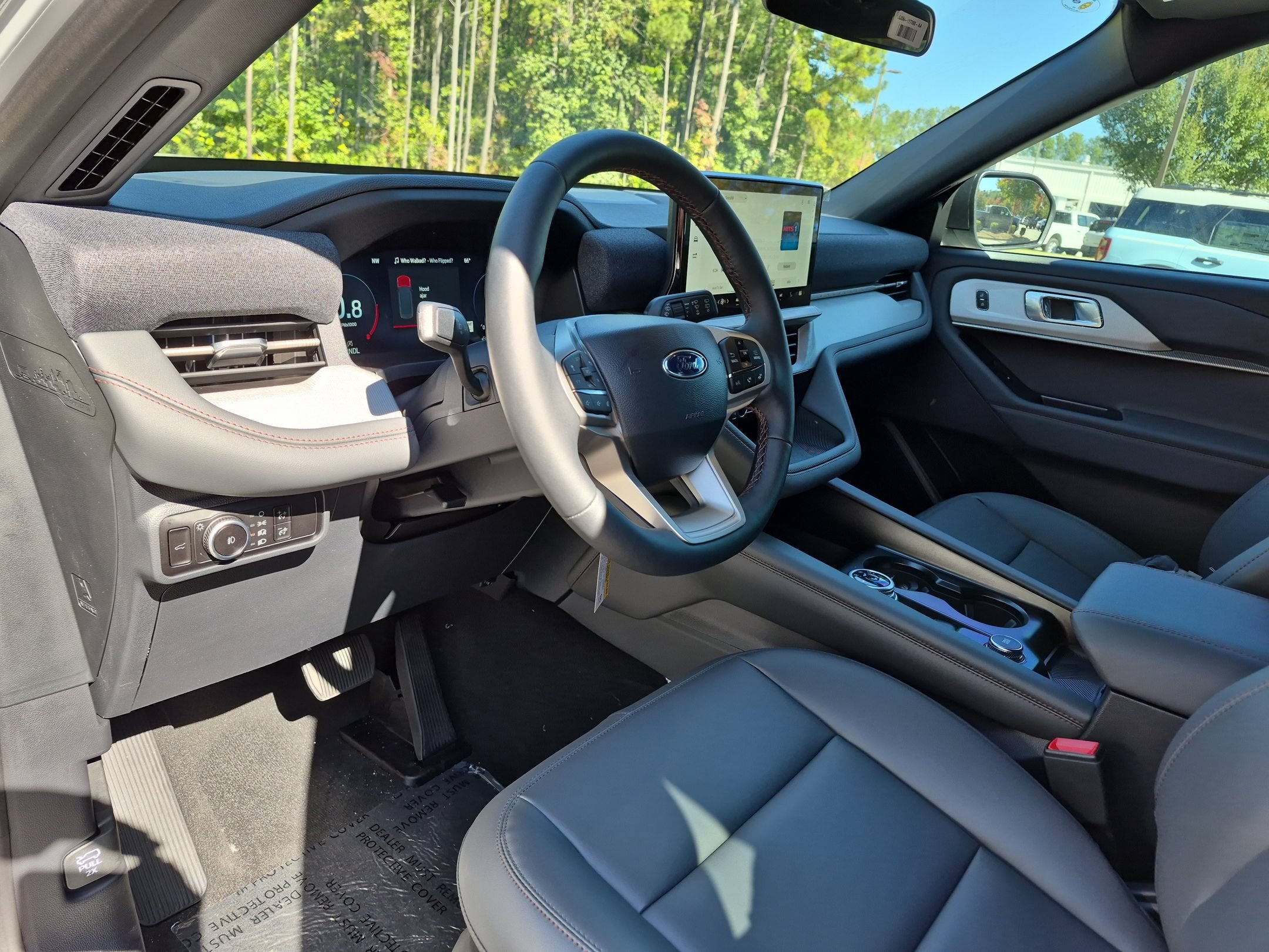 2027 Ford Explorer Active w/200A Pkg