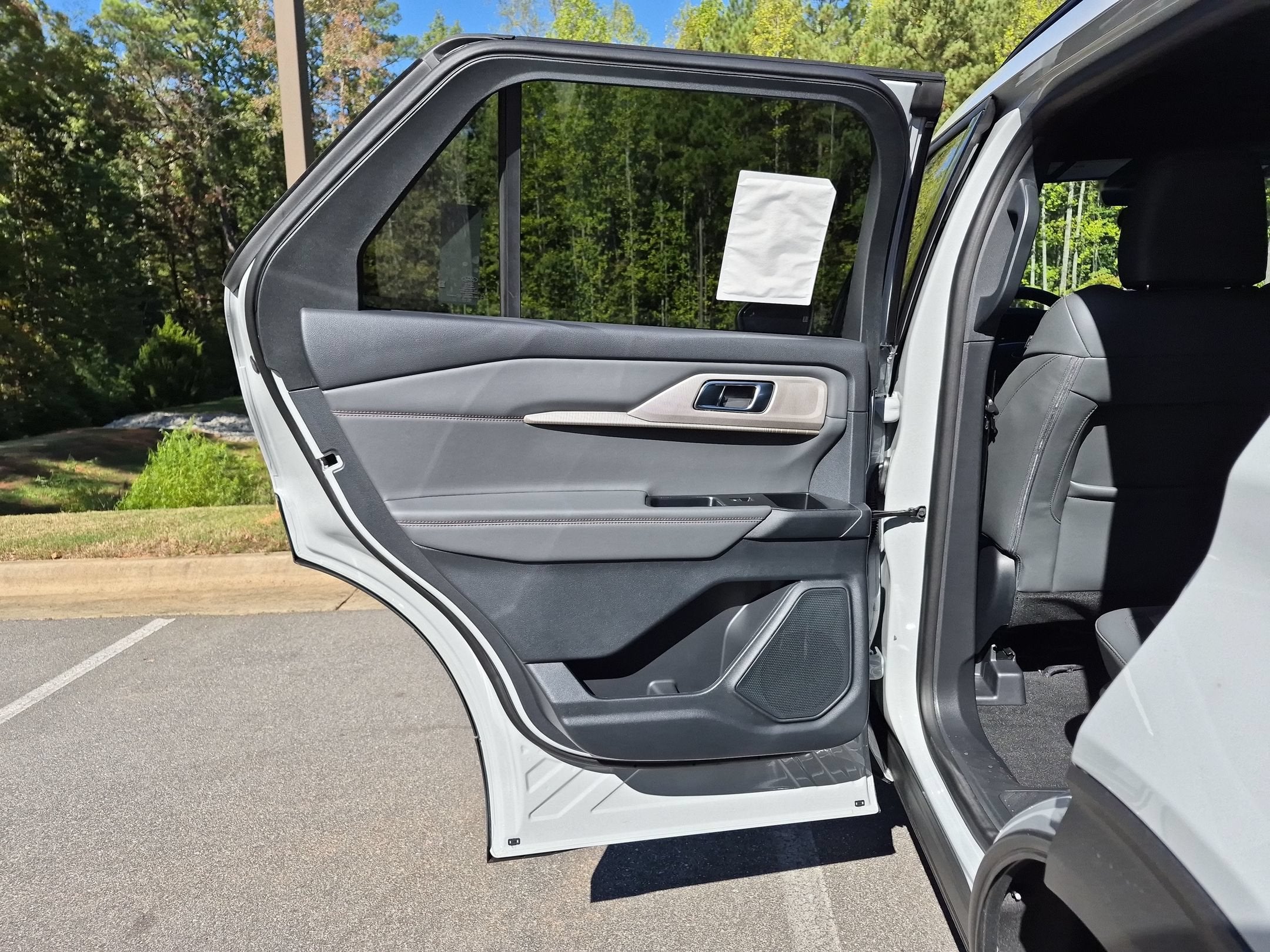 2027 Ford Explorer Active w/200A Pkg