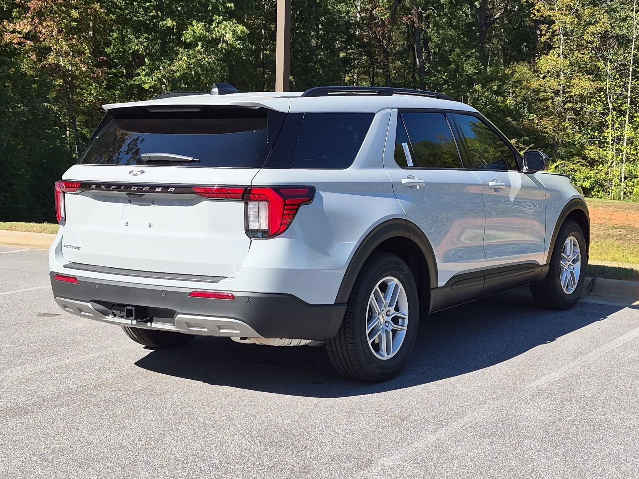 2027 Ford Explorer Active w/200A Pkg