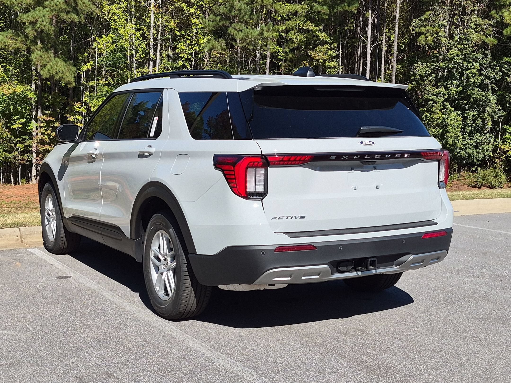 2027 Ford Explorer Active w/200A Pkg