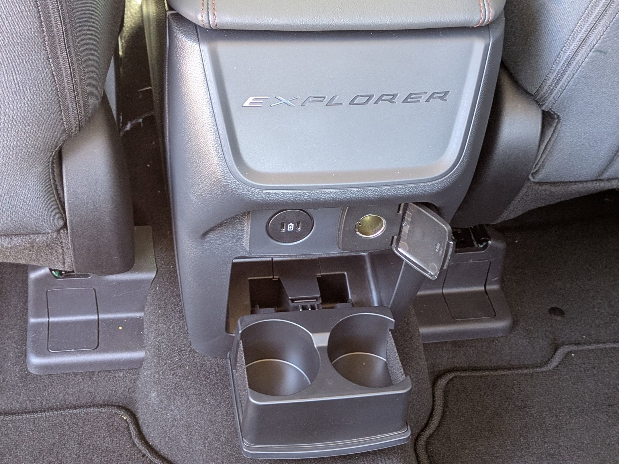 2026 Ford Explorer Active w/200A Pkg