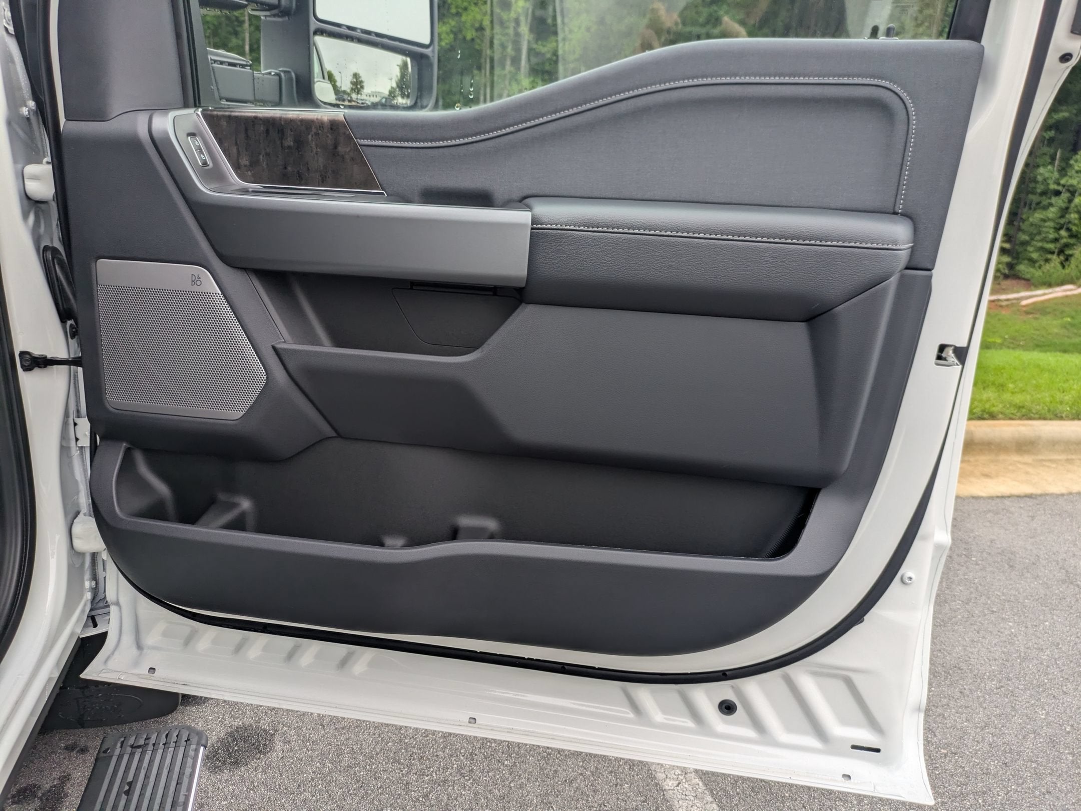 2026 Ford Super Duty F-350 DRW LARIAT