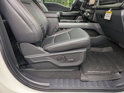 2026 Ford Super Duty F-350 DRW LARIAT