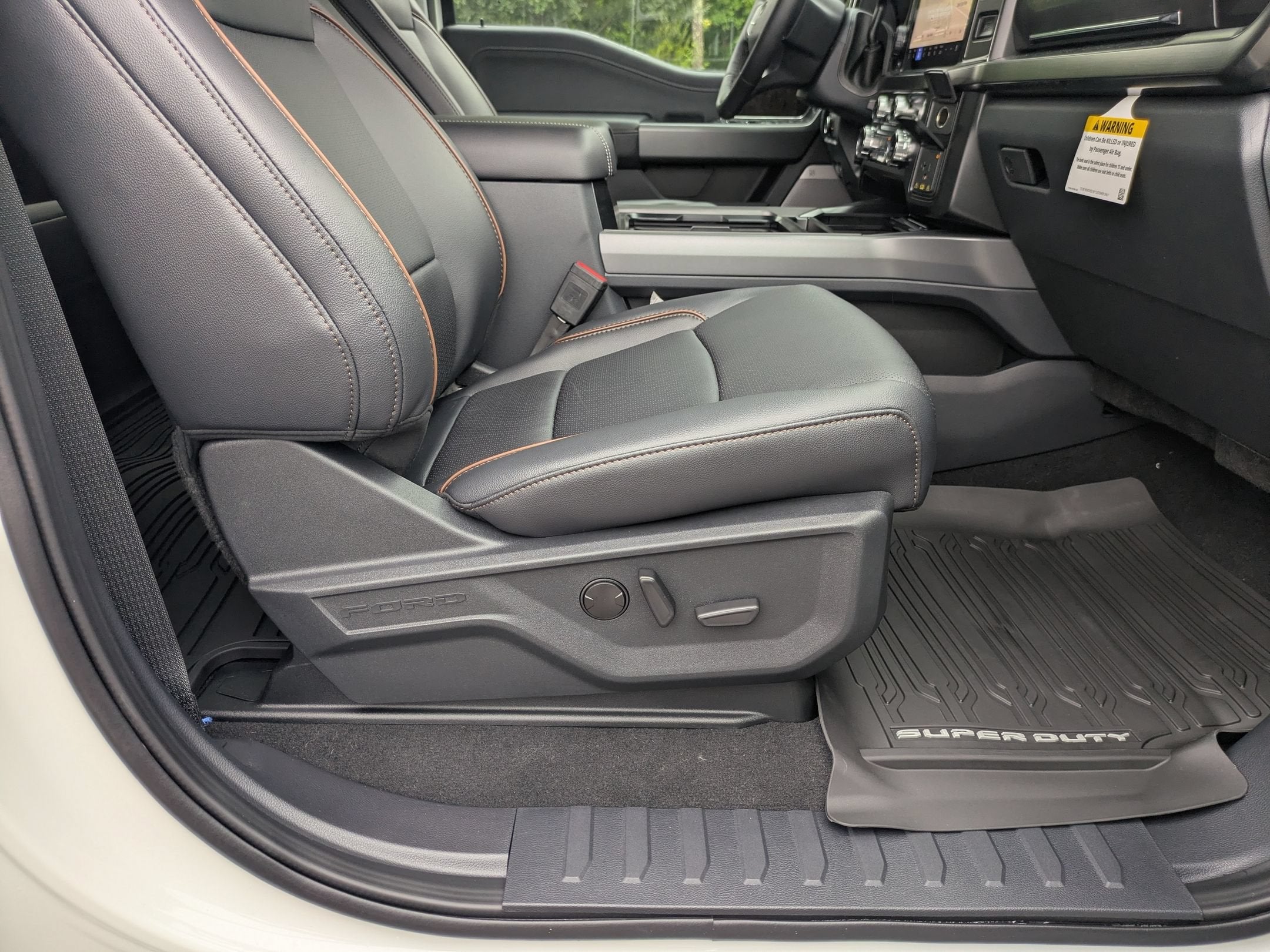 2026 Ford Super Duty F-350 DRW LARIAT