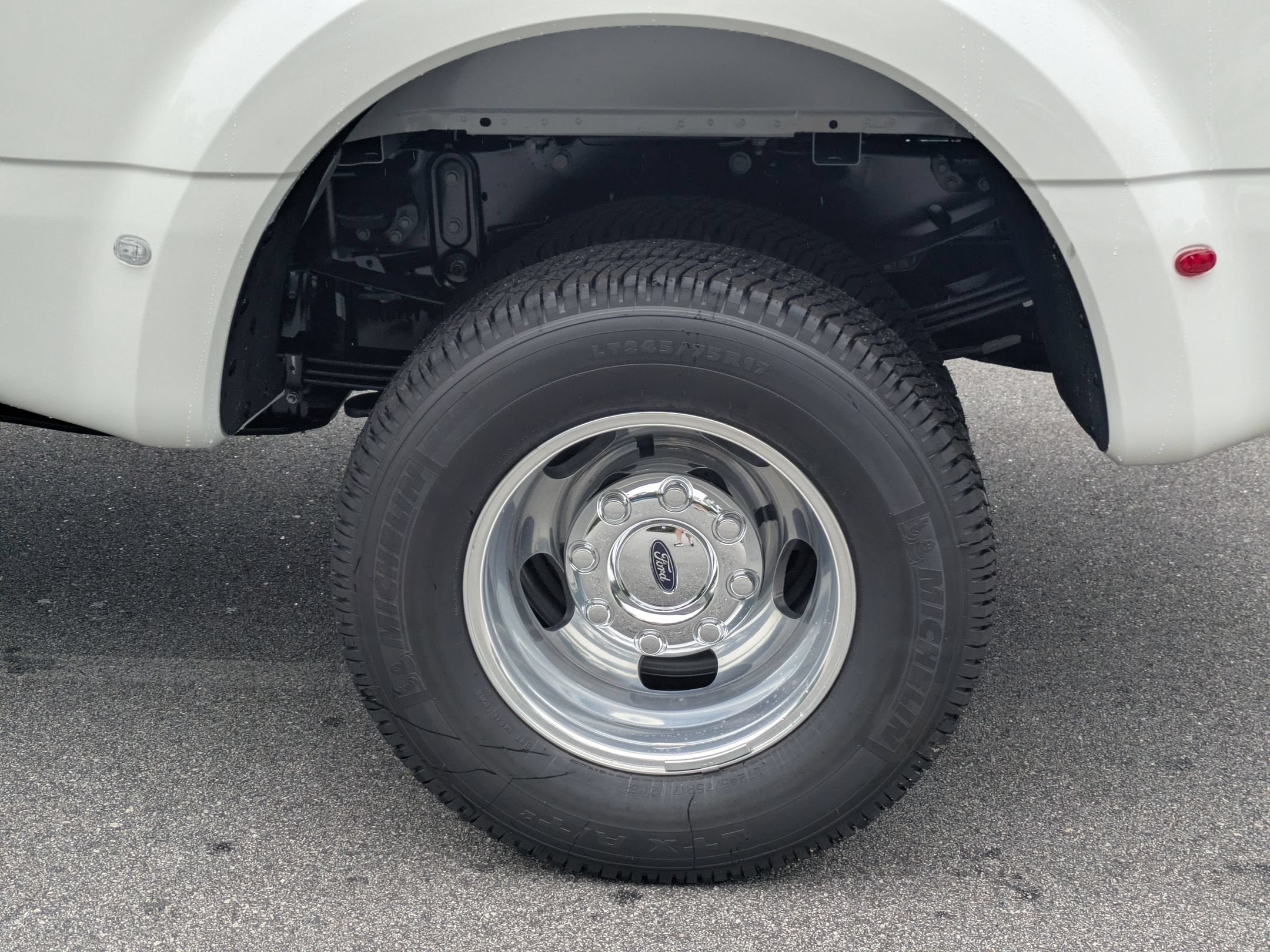 2026 Ford Super Duty F-350 DRW LARIAT