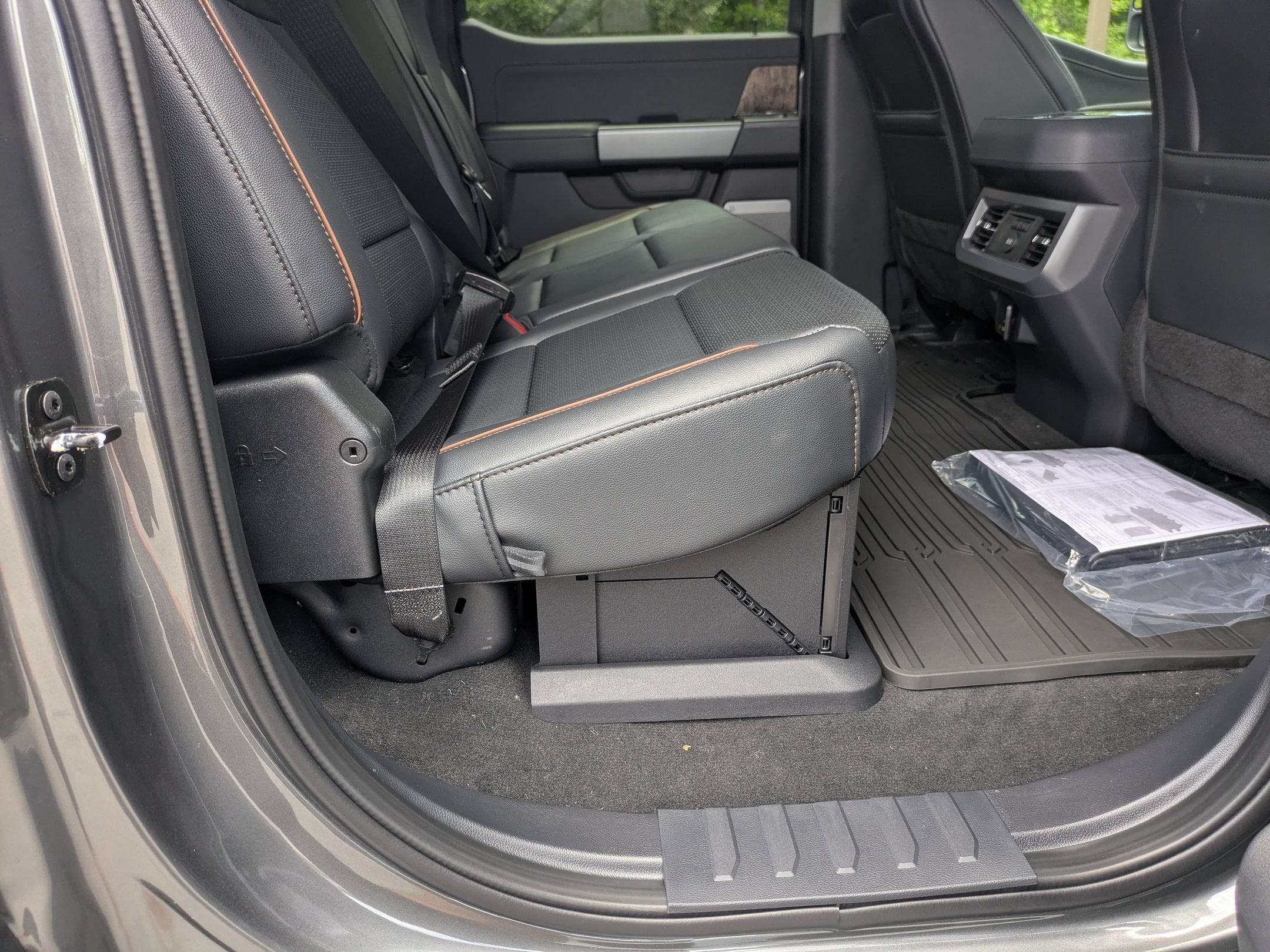 2026 Ford Super Duty F-350 DRW LARIAT
