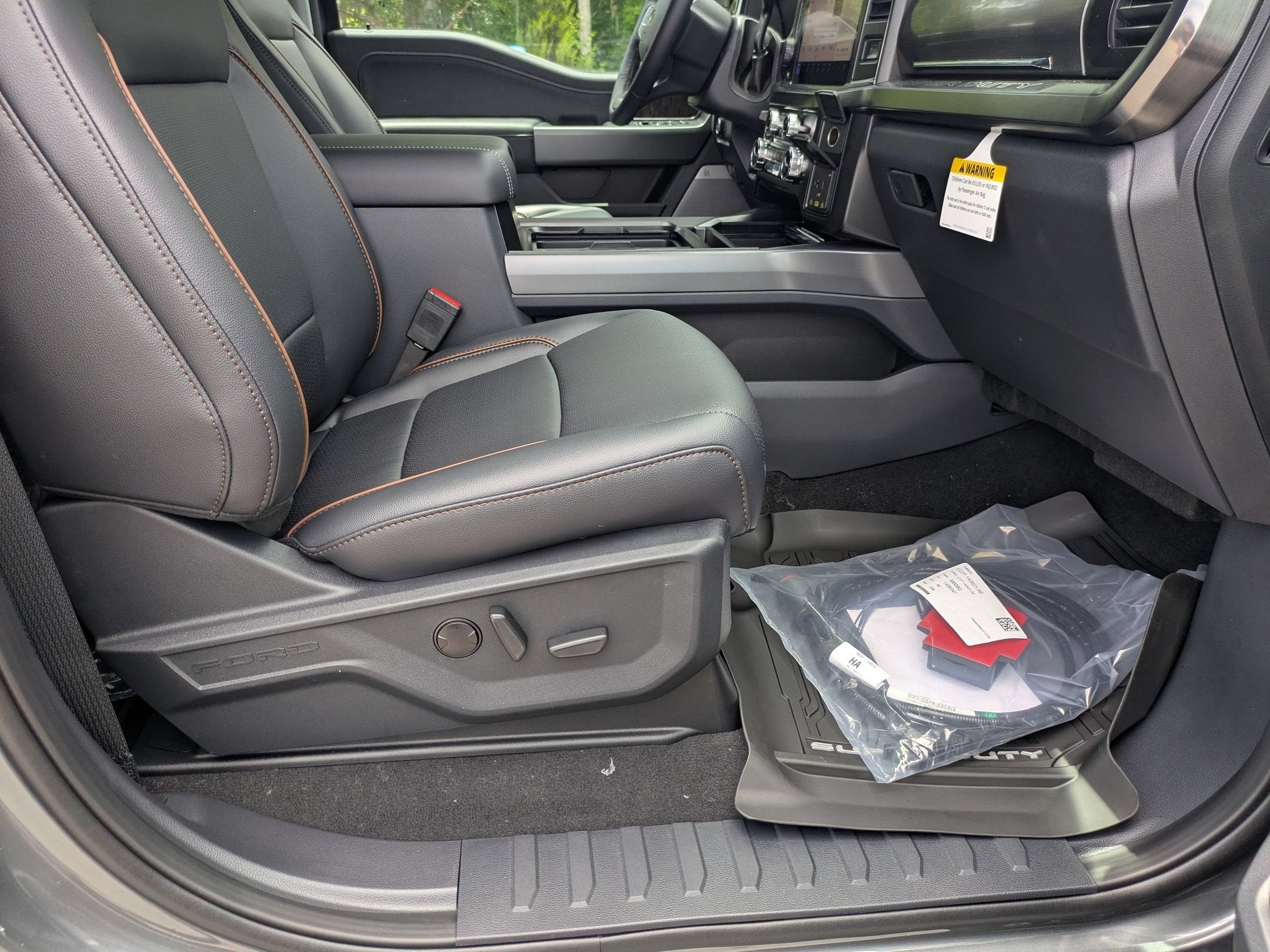 2026 Ford Super Duty F-350 DRW LARIAT