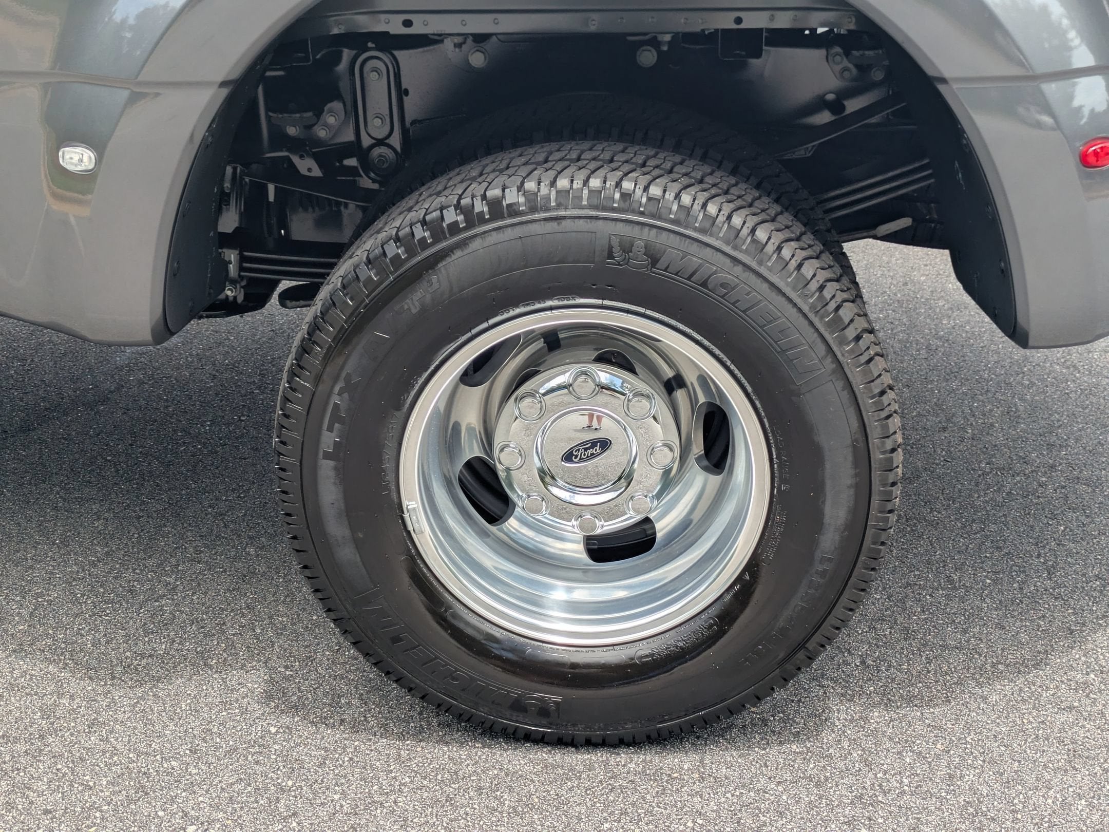 2026 Ford Super Duty F-350 DRW LARIAT