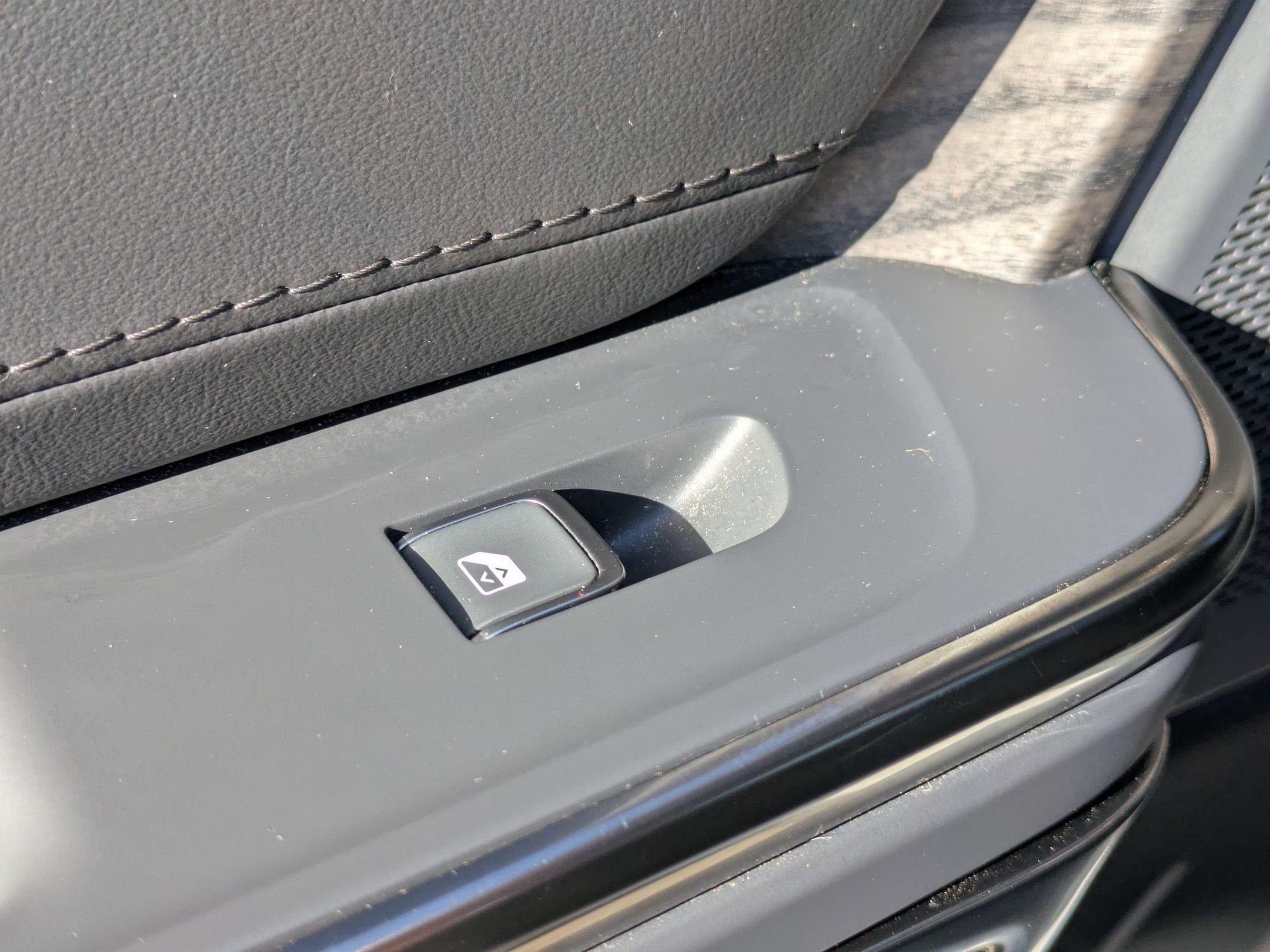 2023 Rivian R1S Launch Edition