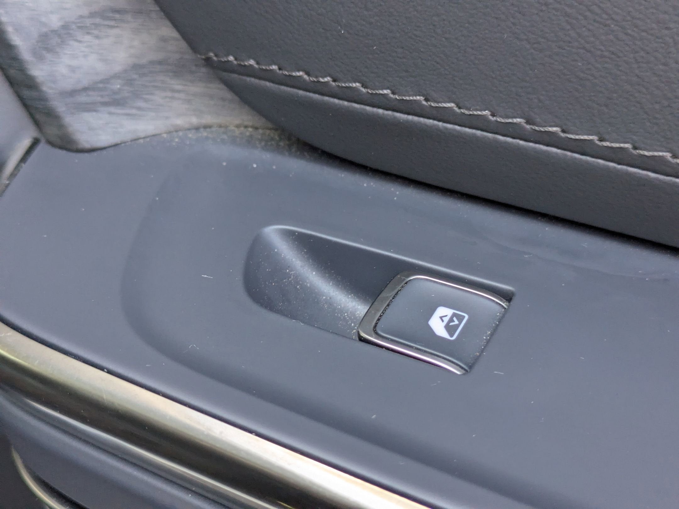 2023 Rivian R1S Launch Edition