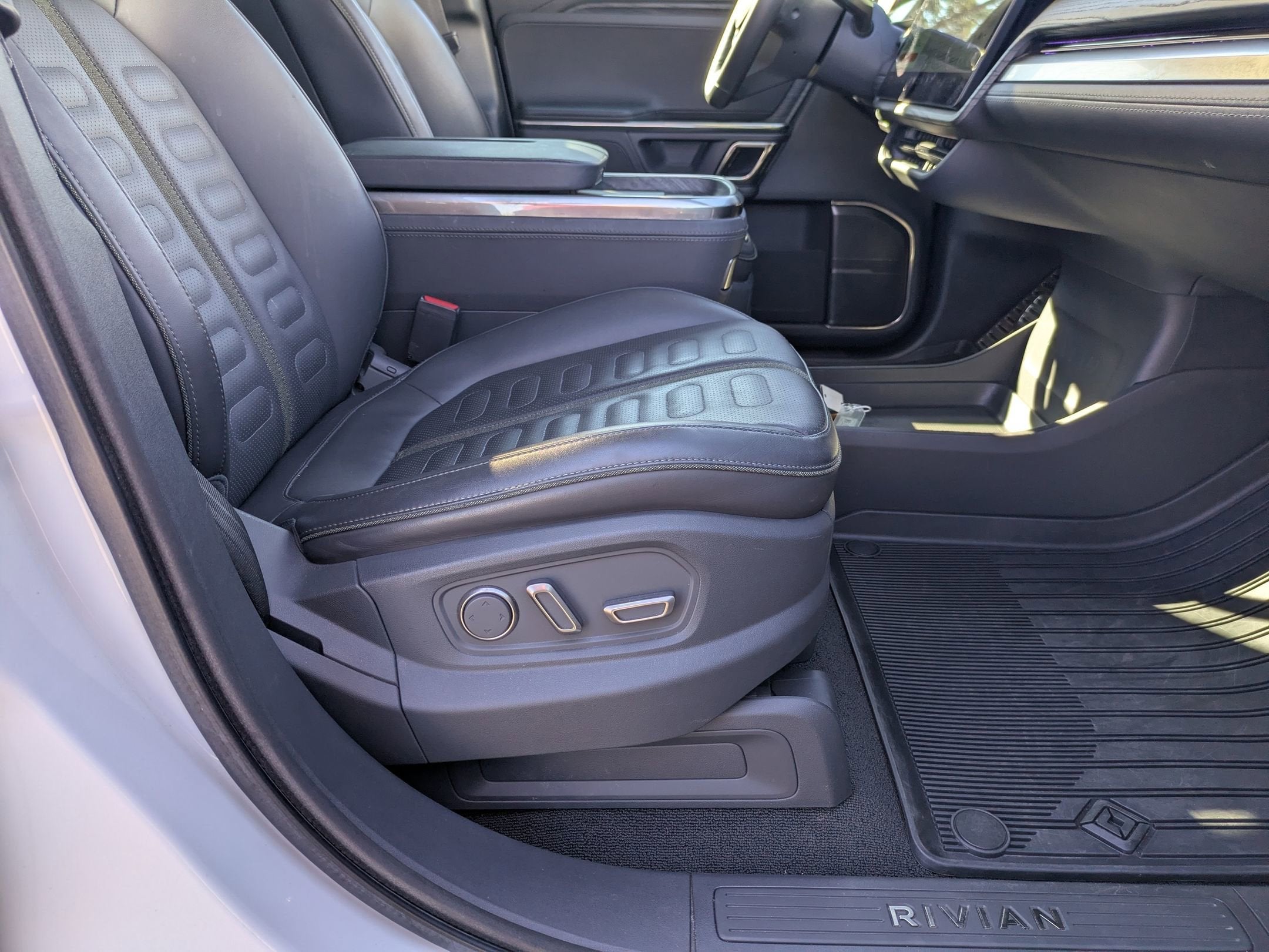 2023 Rivian R1S Launch Edition