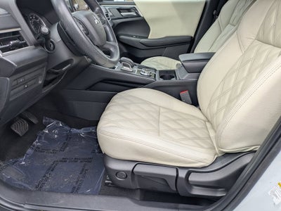 2022 Mitsubishi Outlander ES