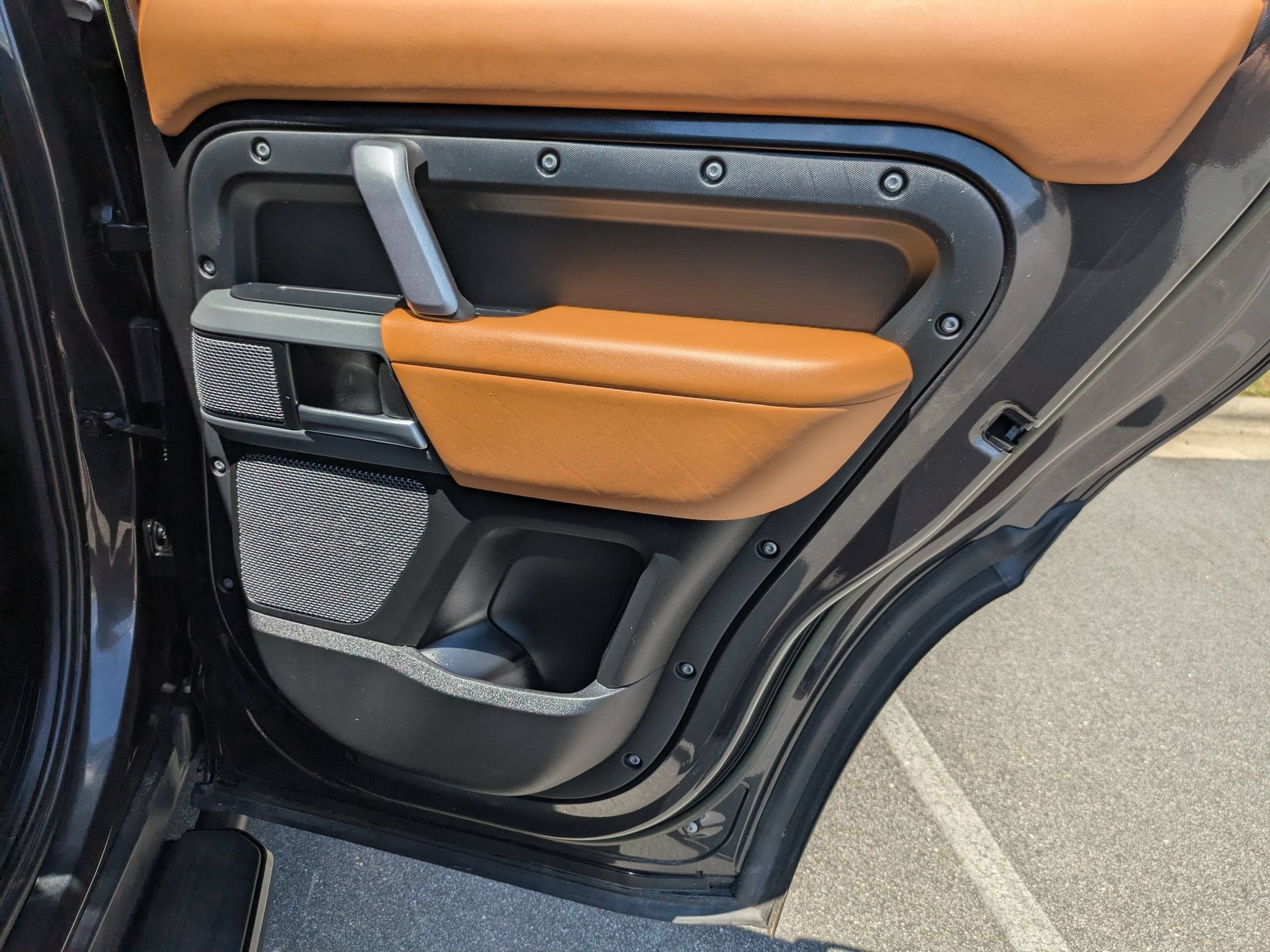 2023 Land Rover Defender X-Dynamic SE