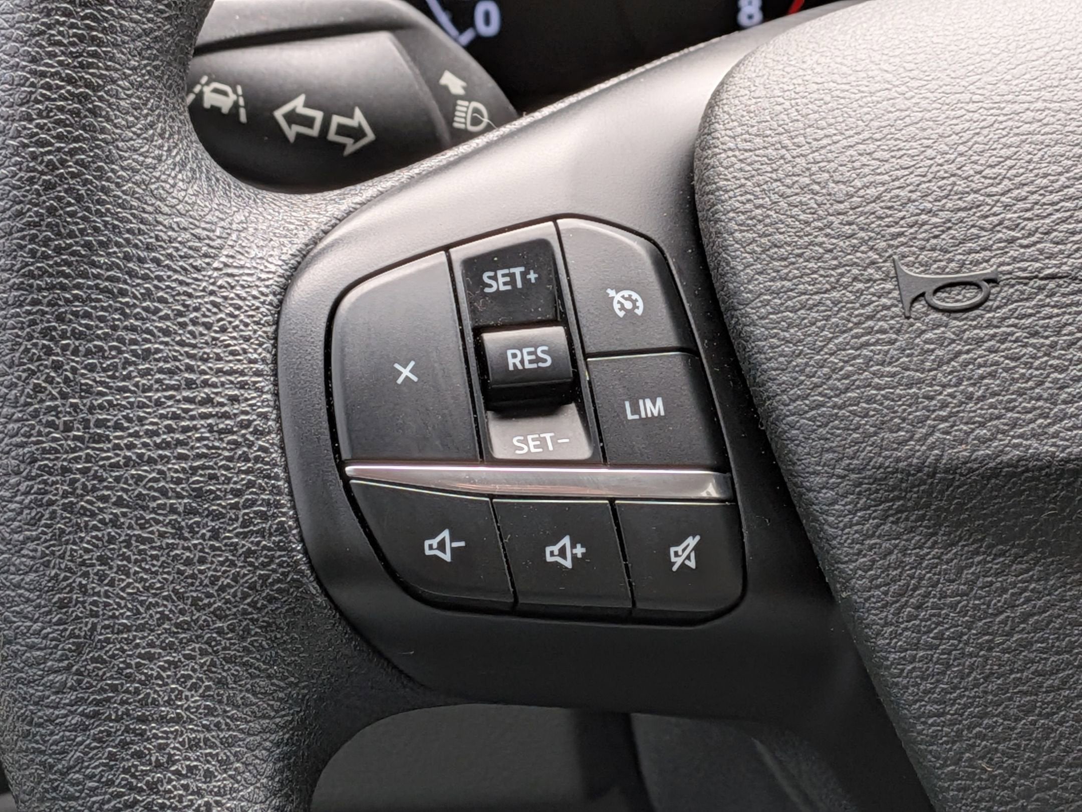 2024 Ford Transit Passenger Wagon XLT